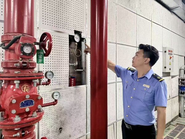 张吧策路 时光铁轨上的十九年守望